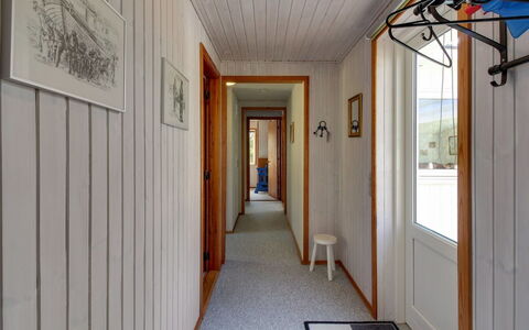 Iver - 600M to the Fjord: Maison, Toit, Domicile, Chalet, Cabanon, Batiments Jardin, Siding, Cour, Cabane En Rondins, Cabane