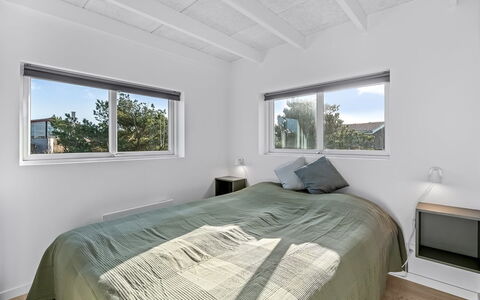 Niesina - from the Sea: Mur, Plafond, Design Intérieur, Chambre, Sol, Sol, Domicile, Lit, Pièce, Literie