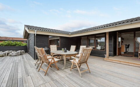 Leleks - 200M from the Sea