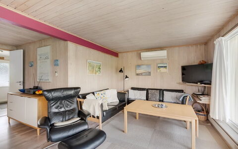 Steffen - 450M to the Fjord: Meubles, Design Intérieur, Sol, Bois, Sol, Plafond, Pièce, Canapé, Salon, Domicile