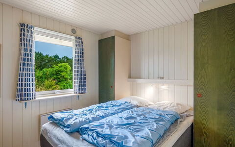 Steffen - 450M to the Fjord: Bois, Chambre, Domicile, Cadre De Lit, Lit, Literie, Dur, Drap De Lit, Tache De Bois, Peindre