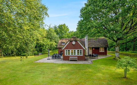 Fina - 15Km from the Sea: Chalet, Domicile, Maison, Toit, Porche, Biens, Siding, Batiments Jardin, Ferme, Cour