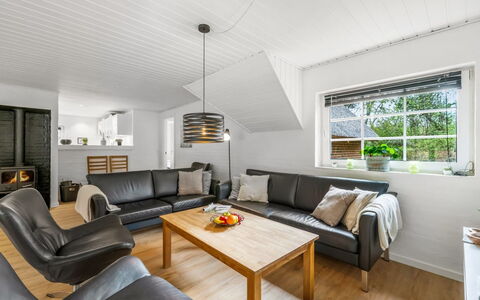 Nilla - 2.1Km from the Sea: Canapé, Design Intérieur, Sol, Bois, Meubles, Plafond, Salon, Sol, Pièce