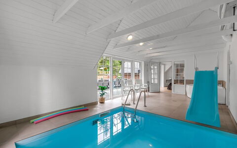 Nilla - 2.1Km from the Sea: Bois, Sol, Sol, Meubles, Plafond, Parquet, Chaise, Piscine, Dur, Recours