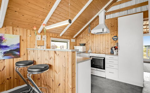 Sofie - 150M from the Sea: Bois, Plafond, Domicile, Cuisine, Chalet, Tache De Bois, Cabane En Rondins, Planche, Luminaire, Dur