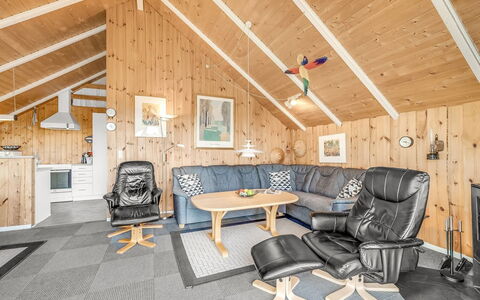 Sofie - 150M from the Sea: Bois, Plafond, Domicile, Maison, Chalet, Meubles, Cabane En Rondins, Pièce, Salon, L'Hiver