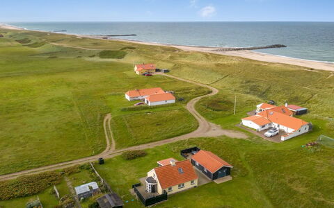 Dietlinde - 100M from the Sea: Maison, Toit, Domicile, Chalet, Cabanon, Batiments Jardin, Siding, Cour, Cabane En Rondins, Cabane