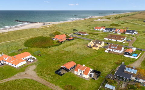 Dietlinde - 100M from the Sea: Maison, Toit, Domicile, Chalet, Cabanon, Batiments Jardin, Siding, Cour, Cabane En Rondins, Cabane