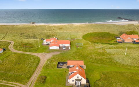 Dietlinde - 100M from the Sea: Maison, Toit, Domicile, Chalet, Cabanon, Batiments Jardin, Siding, Cour, Cabane En Rondins, Cabane
