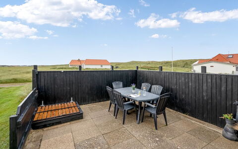Dietlinde - 100M from the Sea: Maison, Toit, Domicile, Chalet, Cabanon, Batiments Jardin, Siding, Cour, Cabane En Rondins, Cabane