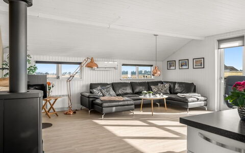 Withger - 300M from the Sea: Maison, Toit, Domicile, Chalet, Cabanon, Batiments Jardin, Siding, Cour, Cabane En Rondins, Cabane