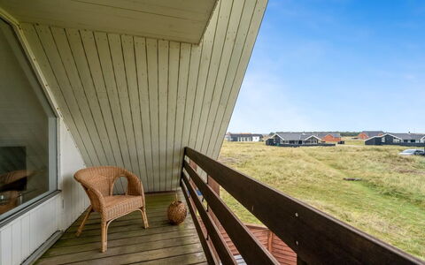 Eringisl - 50M from the Sea: Piscine, Chaîne De Montagnes, Eco Hôtel, Recours, Biens, Vallée, Villa, Aménagement Paysager, Ville Resort, Arrière-Cour