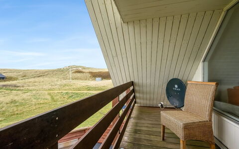 Eringisl - 50M from the Sea: Piscine, Chaîne De Montagnes, Eco Hôtel, Recours, Biens, Vallée, Villa, Aménagement Paysager, Ville Resort, Arrière-Cour