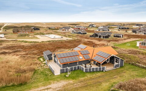 Doris - 150M from the Sea: Toit, Lot Terre, Zone Rurale, Chalet, Champ, Prairie, Biens, Village, Cabanon, Ferme