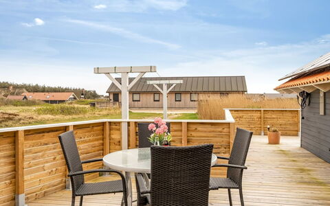 Doris - 150M from the Sea: Toit, Lot Terre, Chalet, Domicile, Zone Rurale, Cabanon, Siding, Batiments Jardin, Cabane En Rondins, Cabane