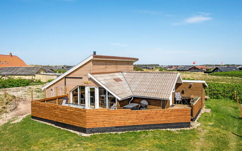 Arla - 200M from the Sea