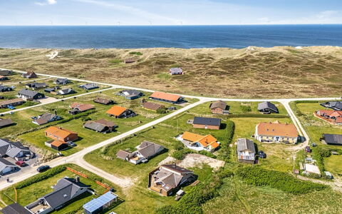Arla - 200M from the Sea: Toit, Plaine, Lot Terre, Zone Rurale, Domicile, Biens, Champ, Chalet, Pelouse, Banlieue