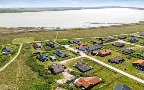 Arla - 200M from the Sea: Toit, Plaine, Lot Terre, Zone Rurale, Domicile, Biens, Champ, Chalet, Pelouse, Banlieue