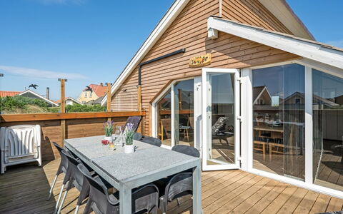 Arla - 200M from the Sea: Bois, Toit, Architecture, Domicile, Maison, Chalet, Siding, Dur, Pente, Biens