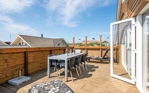 Arla - 200M from the Sea: Bois, Toit, Architecture, Domicile, Maison, Chalet, Siding, Dur, Pente, Biens