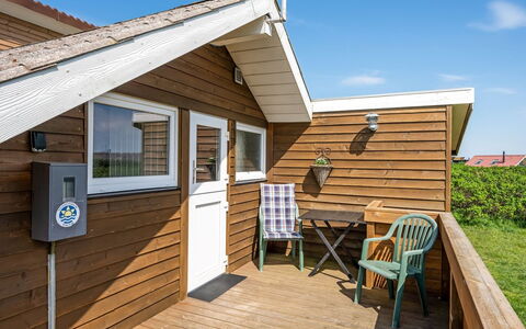 Arla - 200M from the Sea: Bois, Toit, Architecture, Domicile, Maison, Chalet, Siding, Dur, Pente, Biens