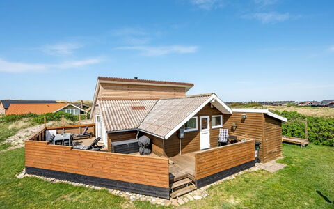 Arla - 200M from the Sea: Bois, Toit, Architecture, Domicile, Maison, Chalet, Siding, Dur, Pente, Biens