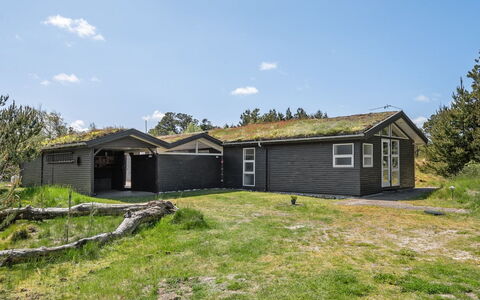 Ninna - 1Km from the Sea: Herbe, Maison, Toit, Domicile, Chalet, Arbuste, Lot Terre, Zone Rurale, Ferme, Couverture De Sol
