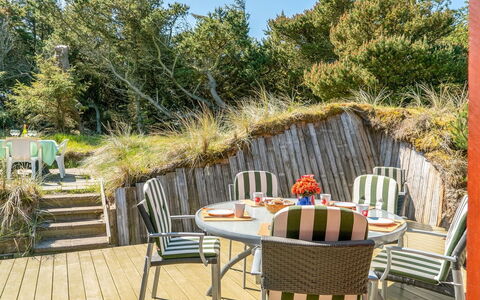 Sighwarth - 350M from the Sea: Herbe, Maison, Toit, Chalet, Domicile, Arbuste, Ferme, Lot Terre, Zone Rurale