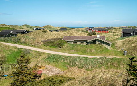 Sighwarth - 350M from the Sea: Herbe, Maison, Toit, Chalet, Domicile, Arbuste, Ferme, Lot Terre, Zone Rurale