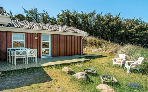 Sighwarth - 350M from the Sea: Arbuste, Design Urbain, Couverture De Sol, Brique, Appartement, Biens, Brickwork, Balcon, Aménagement Paysager