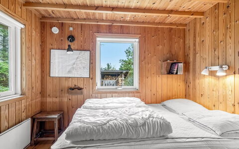 Hereth - 700M from the Sea: Bois, Chambre, Literie, Lit, Drap De Lit, Design Intérieur, Domicile, Plafond, Dur, Cadre De Lit