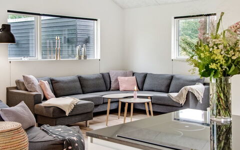 Dorthie - 800M from the Sea: Bois, Maison, Chalet, Domicile, Toit, Zone Rurale, Siding, Cabane En Rondins, Batiments Jardin, Dur
