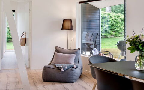 Dorthie - 800M from the Sea: Bois, Maison, Chalet, Domicile, Toit, Zone Rurale, Siding, Cabane En Rondins, Batiments Jardin, Dur