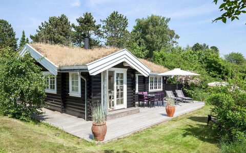 Ottil - 1Km from the Sea: Bois, Maison, Chalet, Domicile, Toit, Zone Rurale, Siding, Cabane En Rondins, Batiments Jardin, Dur