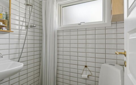 Sarah - 500M from the Sea: Piscine, Mobilier De Jardin, Meubles, Recours, Dalle, Eco Hôtel, Ombre, Chaise, Loisir, Biens