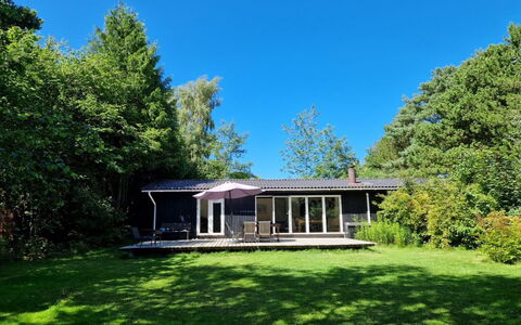 Sarah - 500M from the Sea: Piscine, Mobilier De Jardin, Meubles, Recours, Dalle, Eco Hôtel, Ombre, Chaise, Loisir, Biens