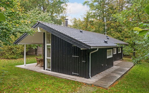 Follerich - 250M from the Sea: Toit, Lot Terre, Chalet, Domicile, Zone Rurale, Cabanon, Siding, Batiments Jardin, Cabane En Rondins, Cabane