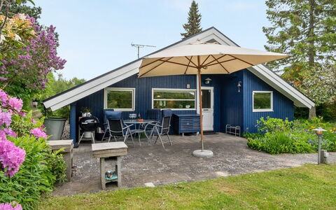 Begitta - 350M from the Sea: Bois, Toit, Architecture, Domicile, Maison, Chalet, Siding, Dur, Pente, Biens