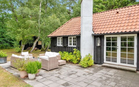 Venko - 2.6Km from the Sea: Maison, Domicile, Toit, Chalet, Arbuste, Siding, Porte, Jardin, Ferme
