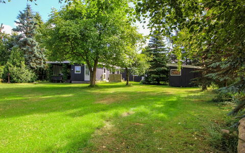 Frode - 400M from the Sea: Bois, Maison, Chalet, Domicile, Toit, Zone Rurale, Siding, Cabane En Rondins, Batiments Jardin, Dur