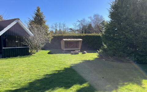 Annegret - 250M from the Sea: Herbe, Maison, Toit, Domicile, Chalet, Arbuste, Lot Terre, Zone Rurale, Ferme, Couverture De Sol