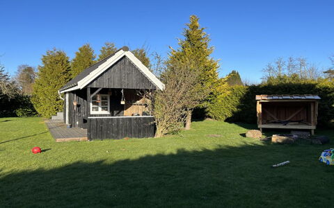 Annegret - 250M from the Sea: Herbe, Maison, Toit, Domicile, Chalet, Arbuste, Lot Terre, Zone Rurale, Ferme, Couverture De Sol