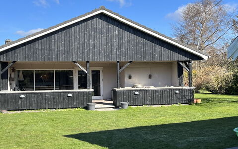 Annegret - 250M from the Sea: Herbe, Maison, Toit, Domicile, Chalet, Arbuste, Lot Terre, Zone Rurale, Ferme, Couverture De Sol