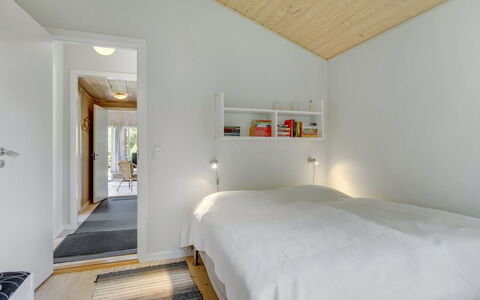Mile - 260M from the Sea: Bois, Design Intérieur, Sol, Plafond, Sol, Chambre, Pièce, Domicile, Lit, Parquet