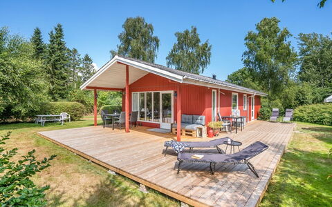 Mile - 260M from the Sea: Maison, Domicile, Porte, Toit, Chalet, Biens, Jardin, Ombre, Siding, Cour