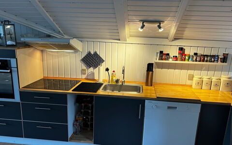 Analine - 1Km from the Sea: Piscine, Mobilier De Jardin, Meubles, Recours, Dalle, Eco Hôtel, Ombre, Chaise, Loisir, Biens