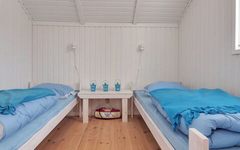 Analine - 1Km from the Sea: Piscine, Mobilier De Jardin, Meubles, Recours, Dalle, Eco Hôtel, Ombre, Chaise, Loisir, Biens
