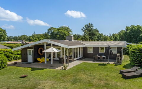 Allaine - 500M from the Sea: Bois, Maison, Chalet, Domicile, Toit, Zone Rurale, Siding, Cabane En Rondins, Batiments Jardin, Dur