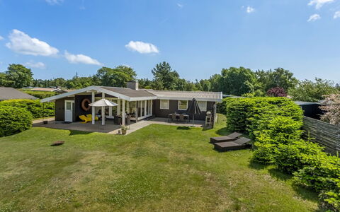 Allaine - 500M from the Sea: Bois, Maison, Chalet, Domicile, Toit, Zone Rurale, Siding, Cabane En Rondins, Batiments Jardin, Dur