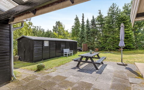 Fjola - 200M from the Sea: Domicile, Chalet, Porche, Dur, Siding, Plate-Forme, Ombre, Planche, Biens, Batiments Jardin